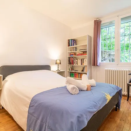 公寓 Charming T3 With Garden And Terrace In *
