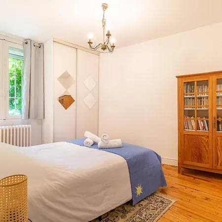 公寓 Charming T3 With Garden And Terrace In *